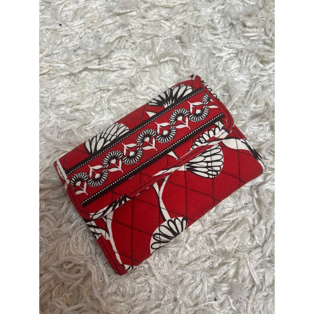 Vera Bradley Small Red Deco Daisy Wallet